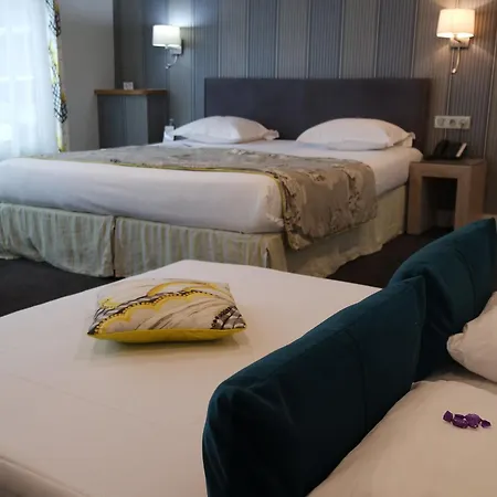 Grand D'orleans Szálloda 3*